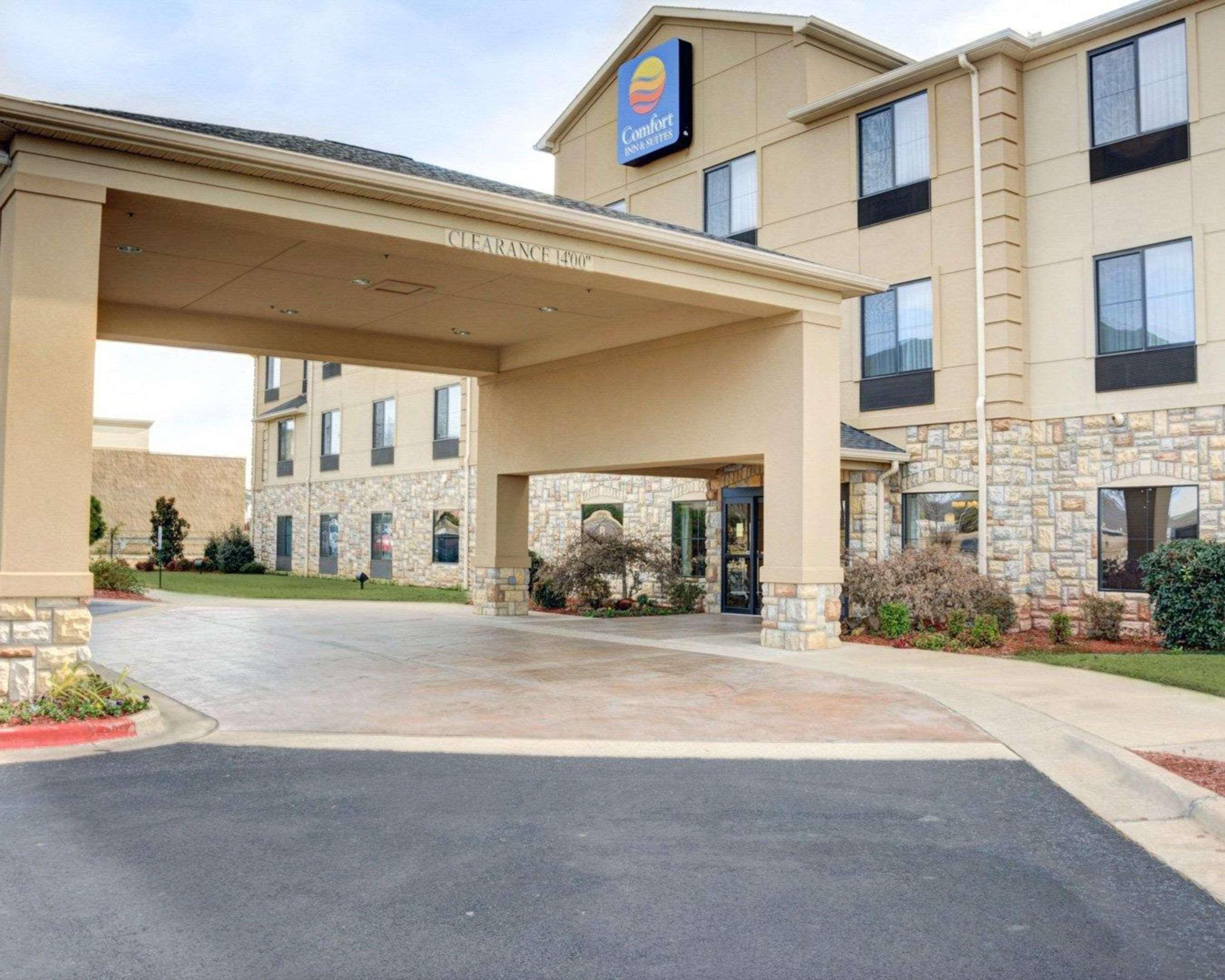 Comfort Inn & Suites Russellville I-40 Exterior photo