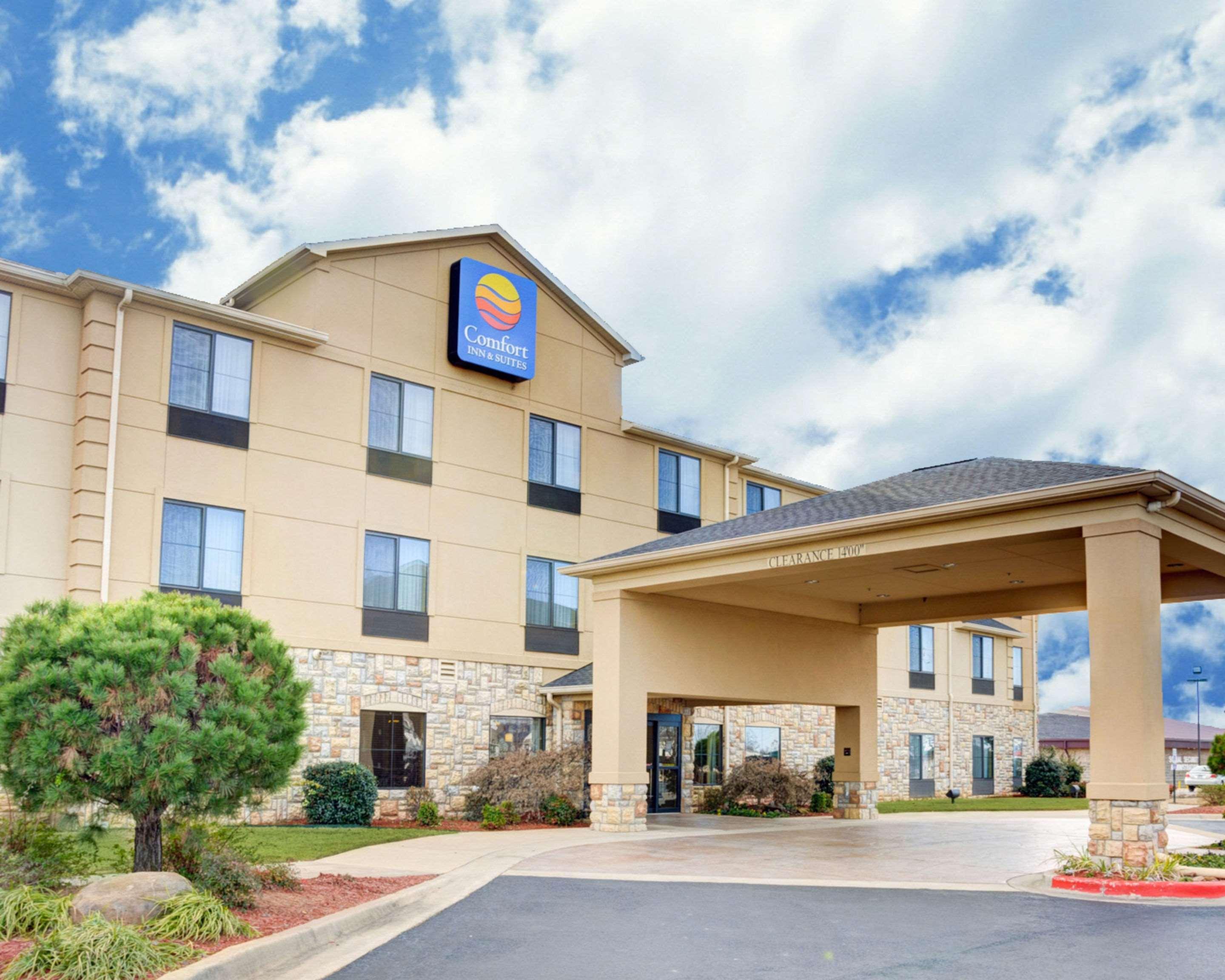 Comfort Inn & Suites Russellville I-40 Exterior photo